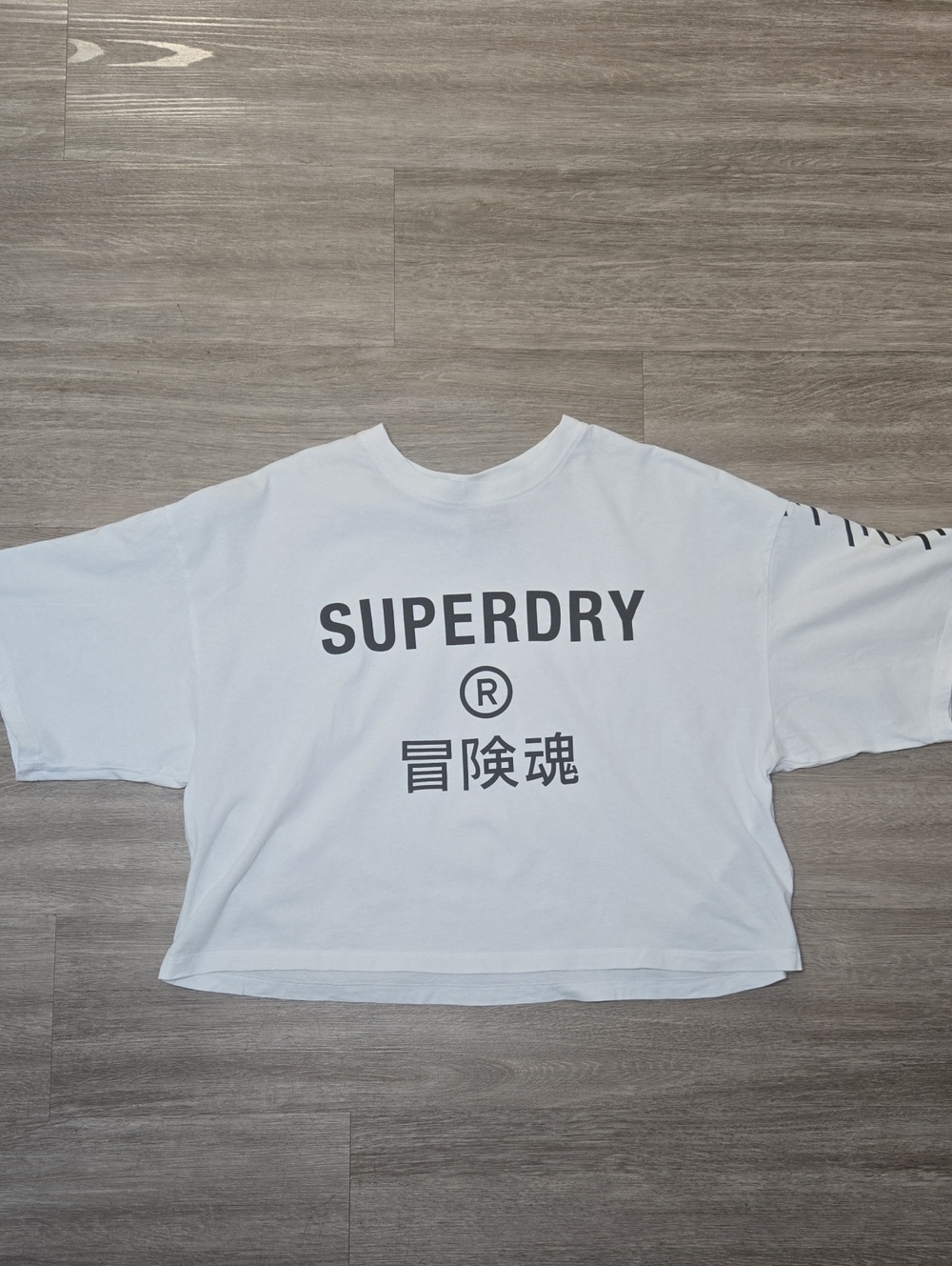 Superdry White Cropped Graphic Tee Women’s Size M US 8